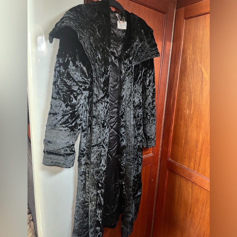 Black Silky Coat Jaeger Limited Edition - Picture 3 of 17